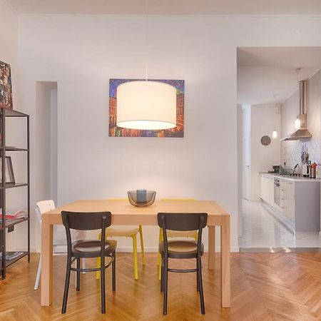 Mihaela Apartment - Charme Near The Station Триест Экстерьер фото