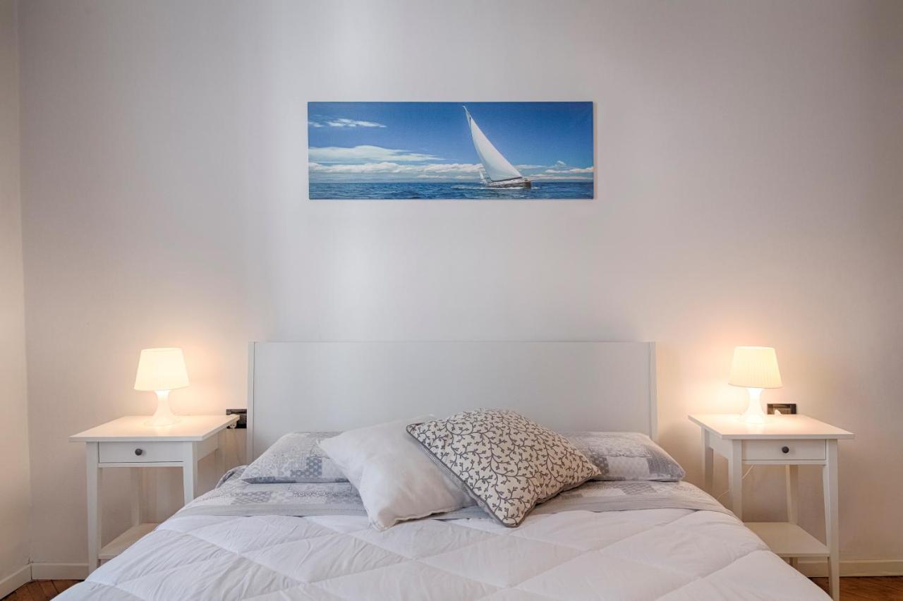 Mihaela Apartment - Charme Near The Station Триест Экстерьер фото