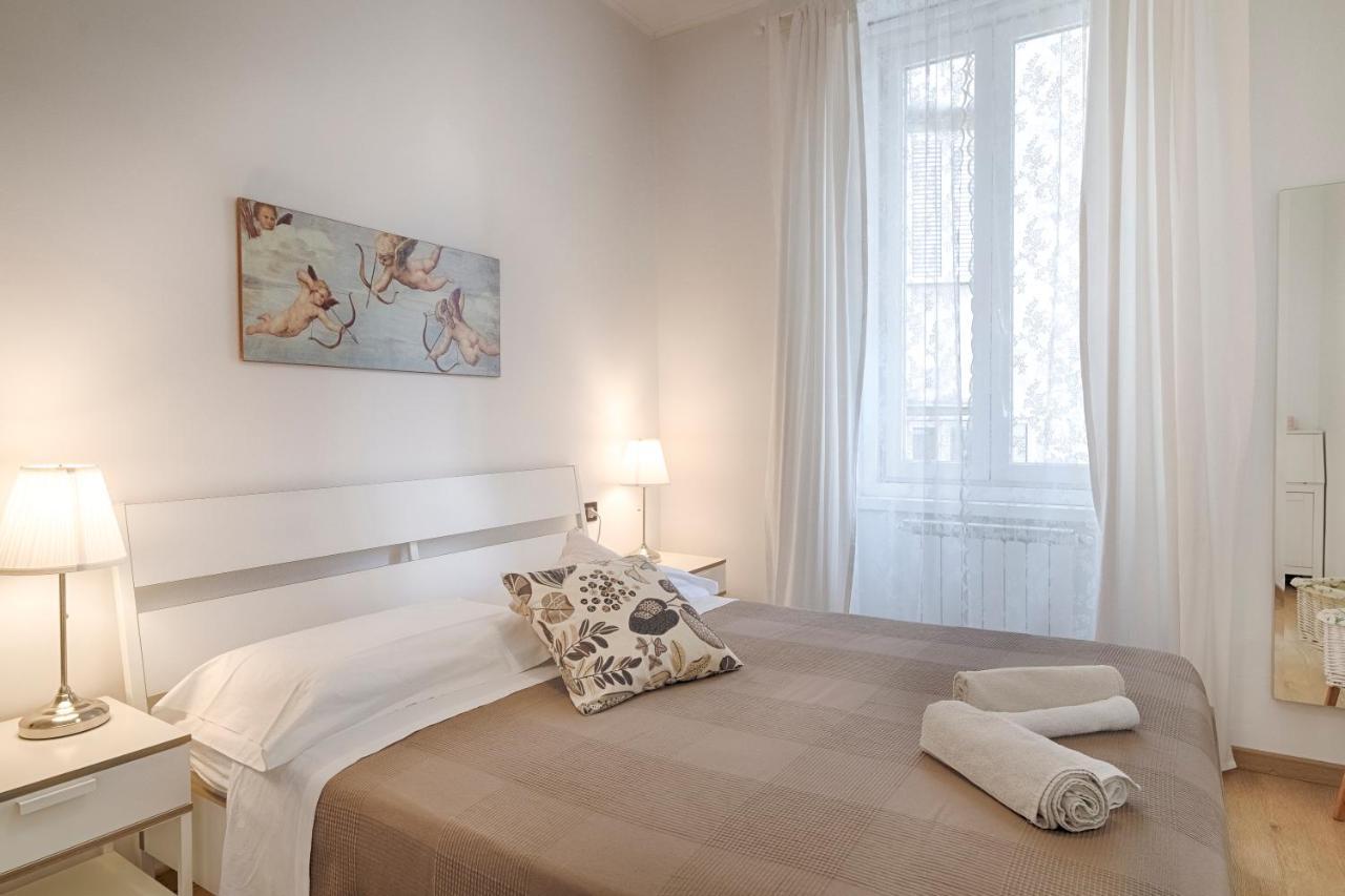 Mihaela Apartment - Charme Near The Station Триест Экстерьер фото