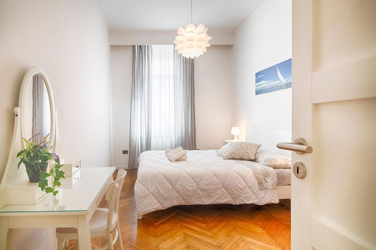 Mihaela Apartment - Charme Near The Station Триест Экстерьер фото