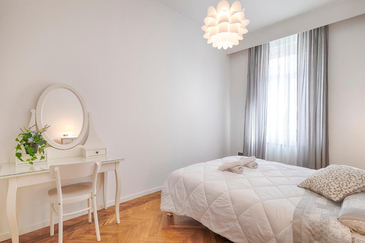 Mihaela Apartment - Charme Near The Station Триест Экстерьер фото