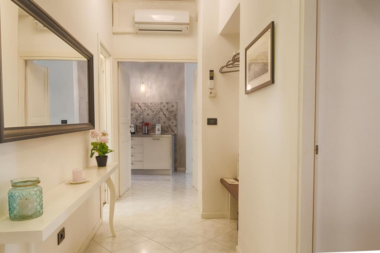 Mihaela Apartment - Charme Near The Station Триест Экстерьер фото