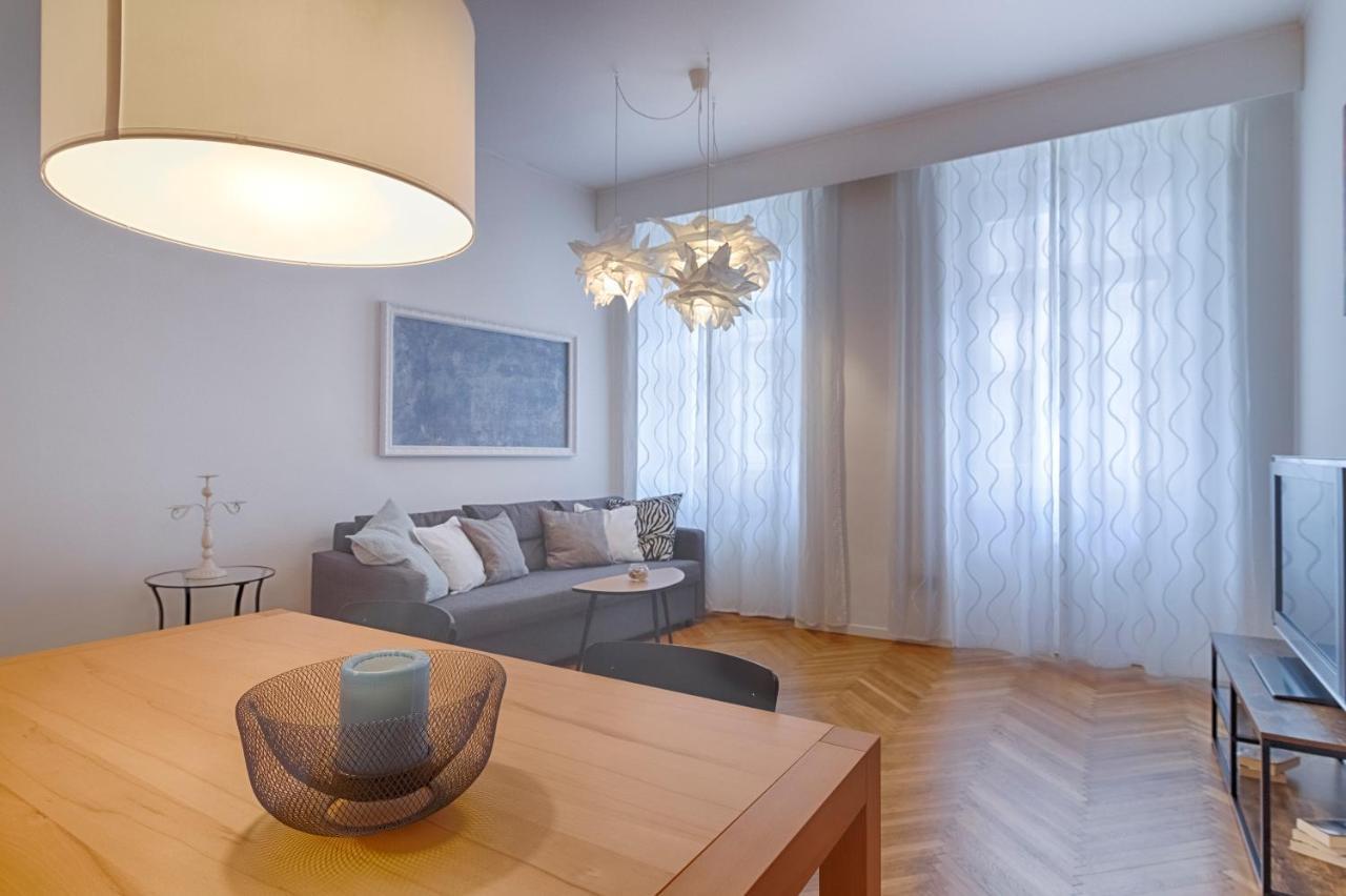Mihaela Apartment - Charme Near The Station Триест Экстерьер фото